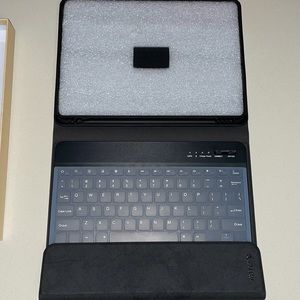 wireless keyboard case for ipad & other tablets ⌨️